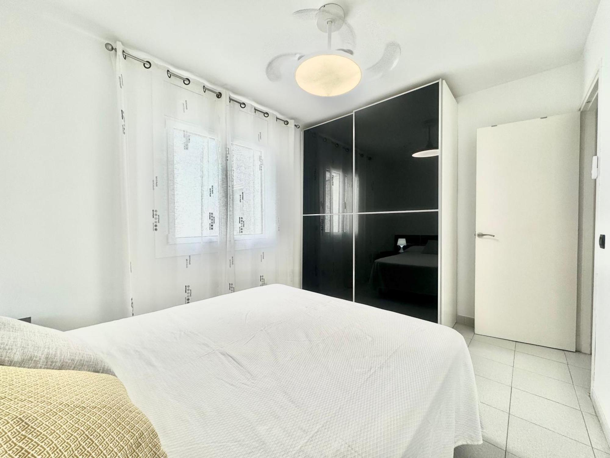 Puig Rom 106 Apartment Roses Bagian luar foto